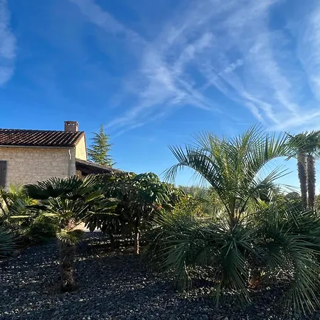 לינה וארוחת בוקר Le Relais Des Chevaliers 