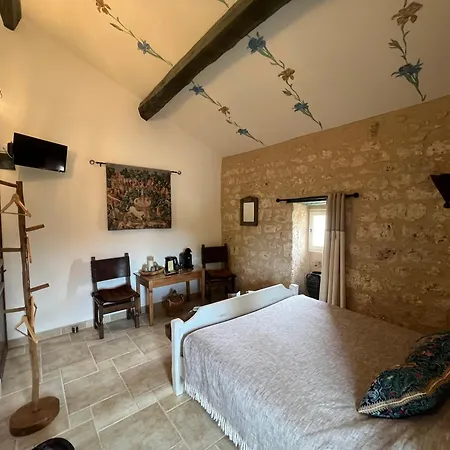 לינה וארוחת בוקר Le Relais Des Chevaliers 