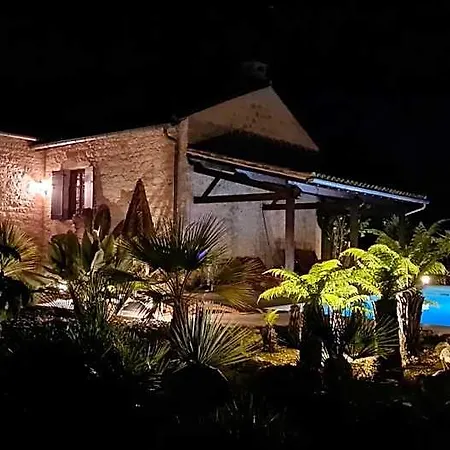 לינה וארוחת בוקר Le Relais Des Chevaliers 