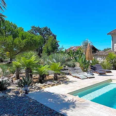 לינה וארוחת בוקר Le Relais Des Chevaliers 